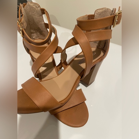 Sandals - Picture 3 of 6